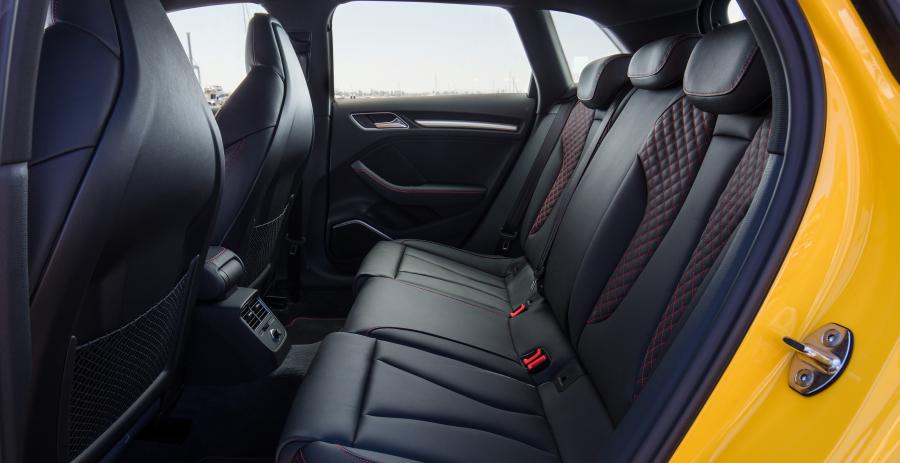 Интерьер Audi S3 Sportback (8V) 2016 года  (AU) (фото 7 из 17)